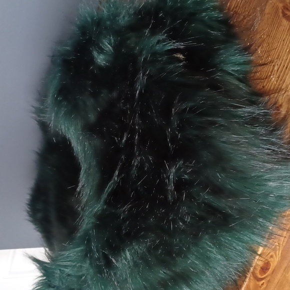 Jessica Simpson  fuzzy  vest - Picture 12 of 12